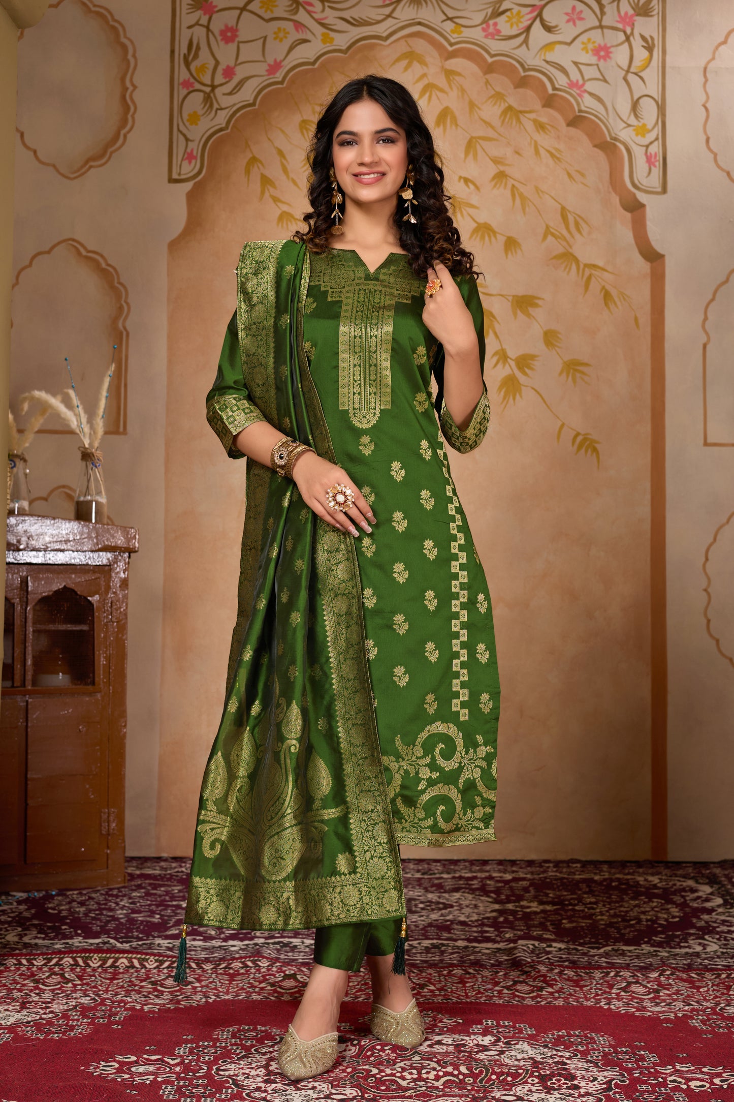 Banarasi Green Silk Jacquard Kurta Set with Dupatta