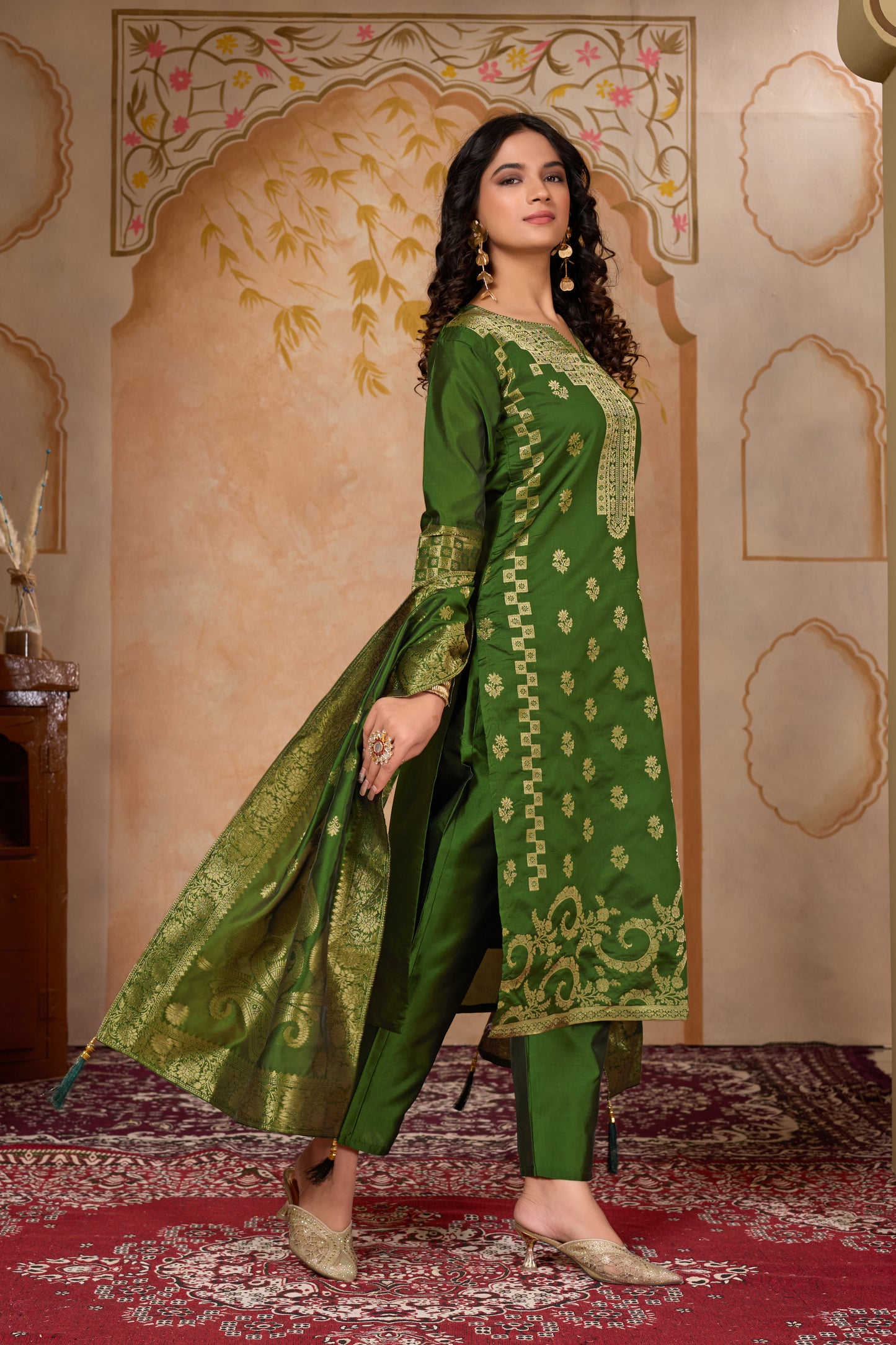 Banarasi Green Silk Jacquard Kurta Set with Dupatta