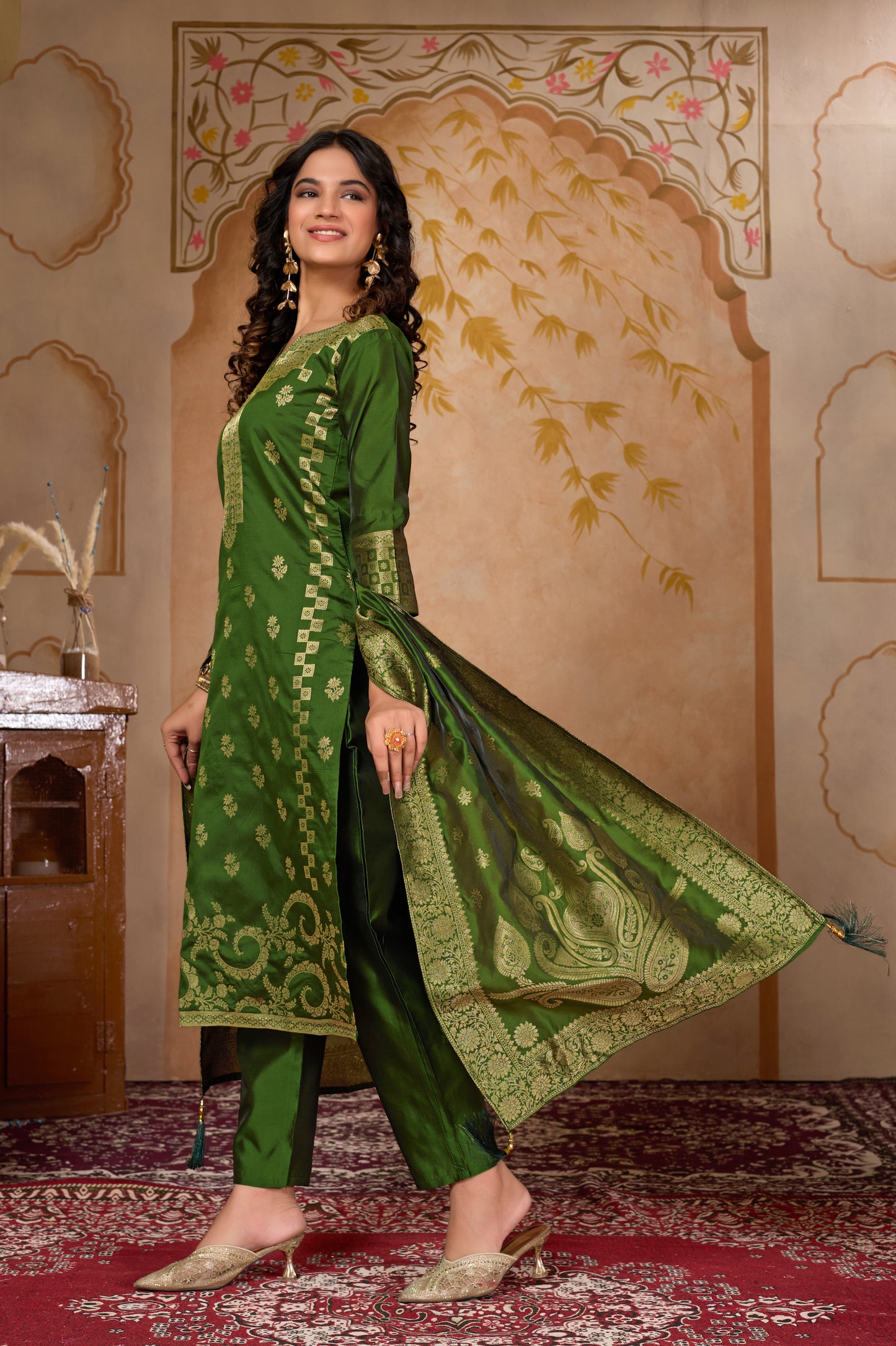 Banarasi Green Silk Jacquard Kurta Set with Dupatta