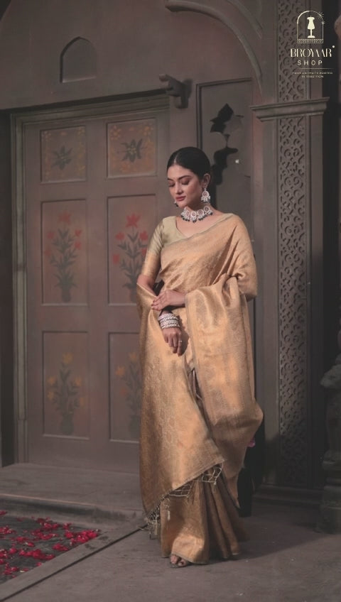 Floral Zari Woven Design Silk Blend Saree for women With Tassels